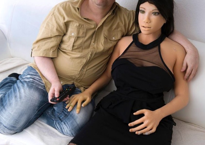 sex doll and held a wedding